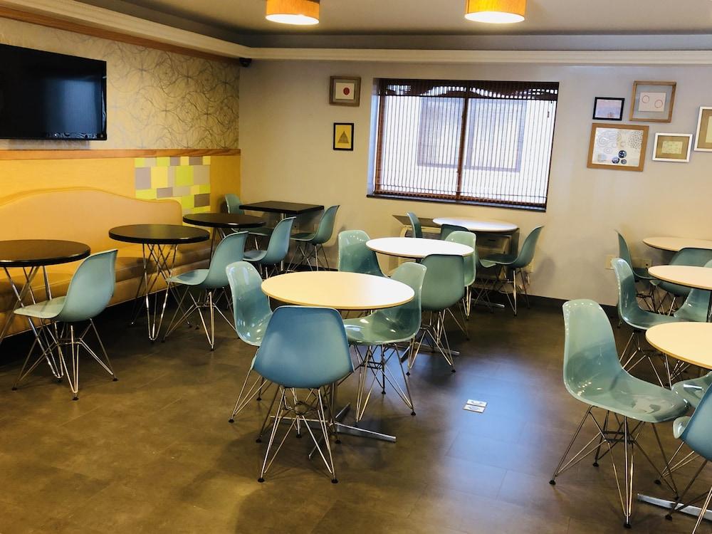 Khách sạn Ramada By Wyndham Staten Island