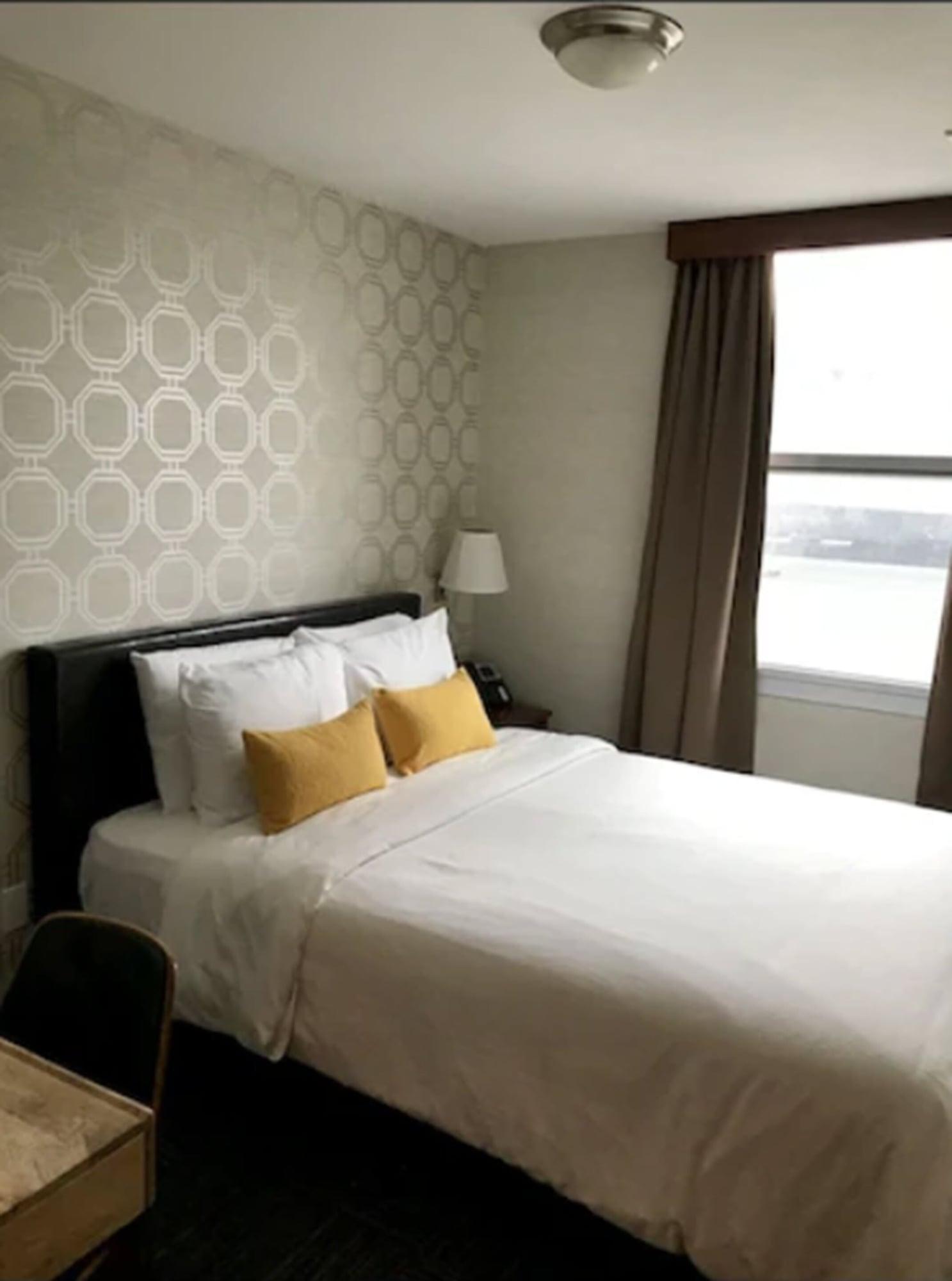 Mimosa Hotel