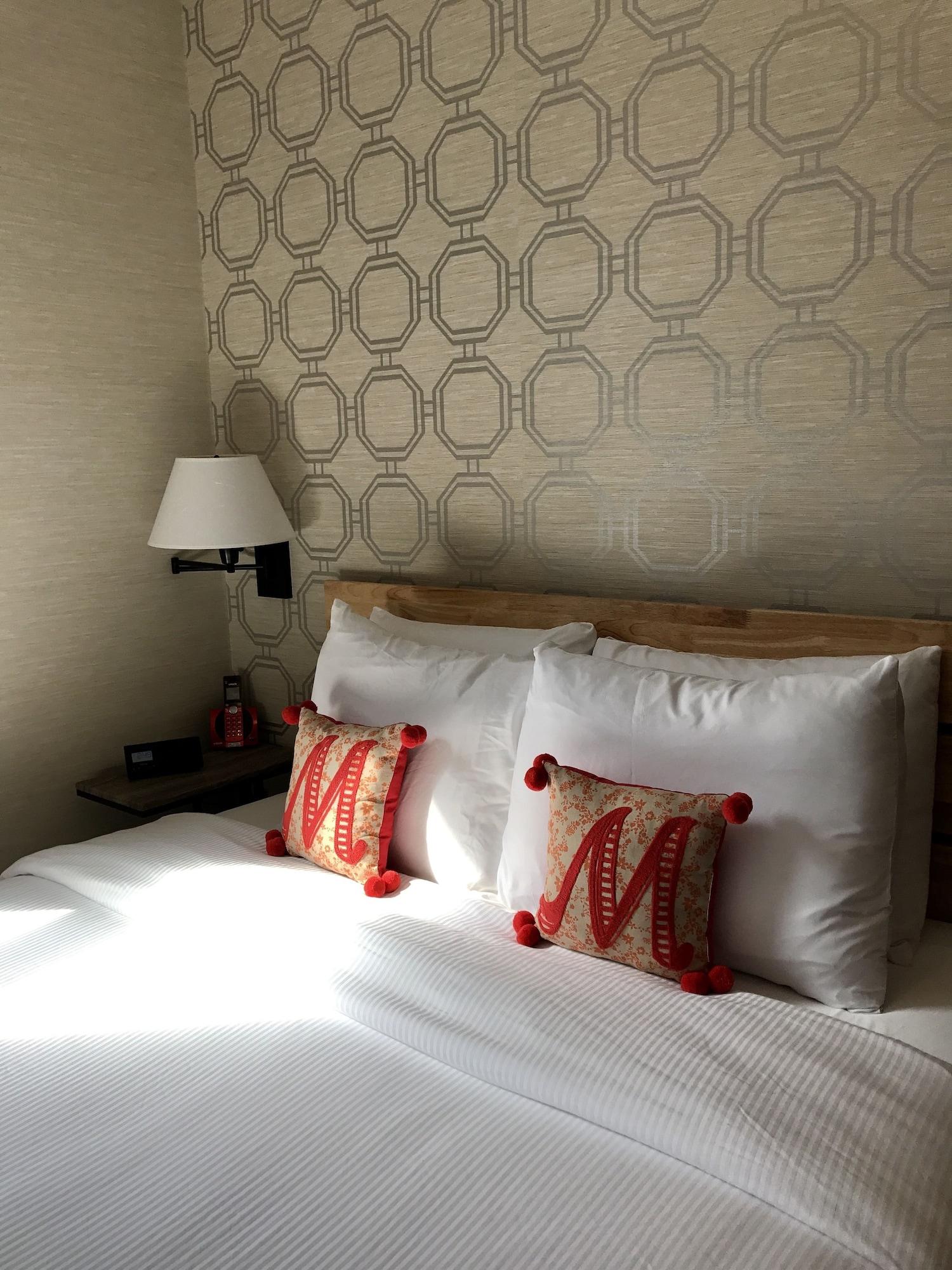 Mimosa Hotel