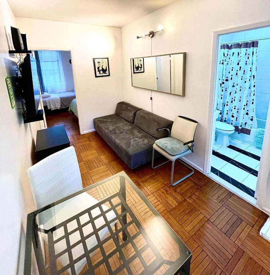 Apartment Stunning Two Bed Apt Hells Kitchen New York