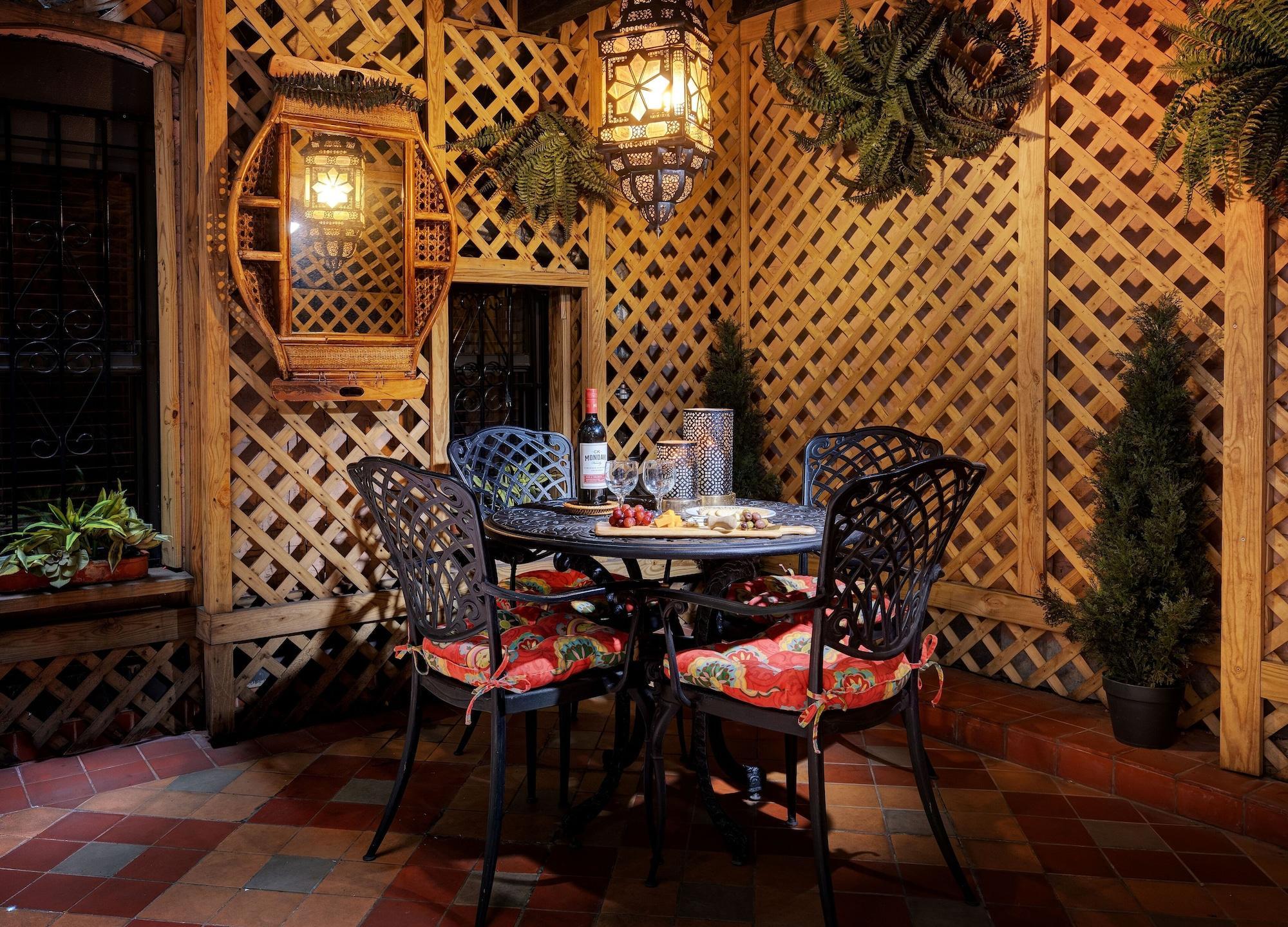 Khách sạn Casablanca By Library Collection 4*