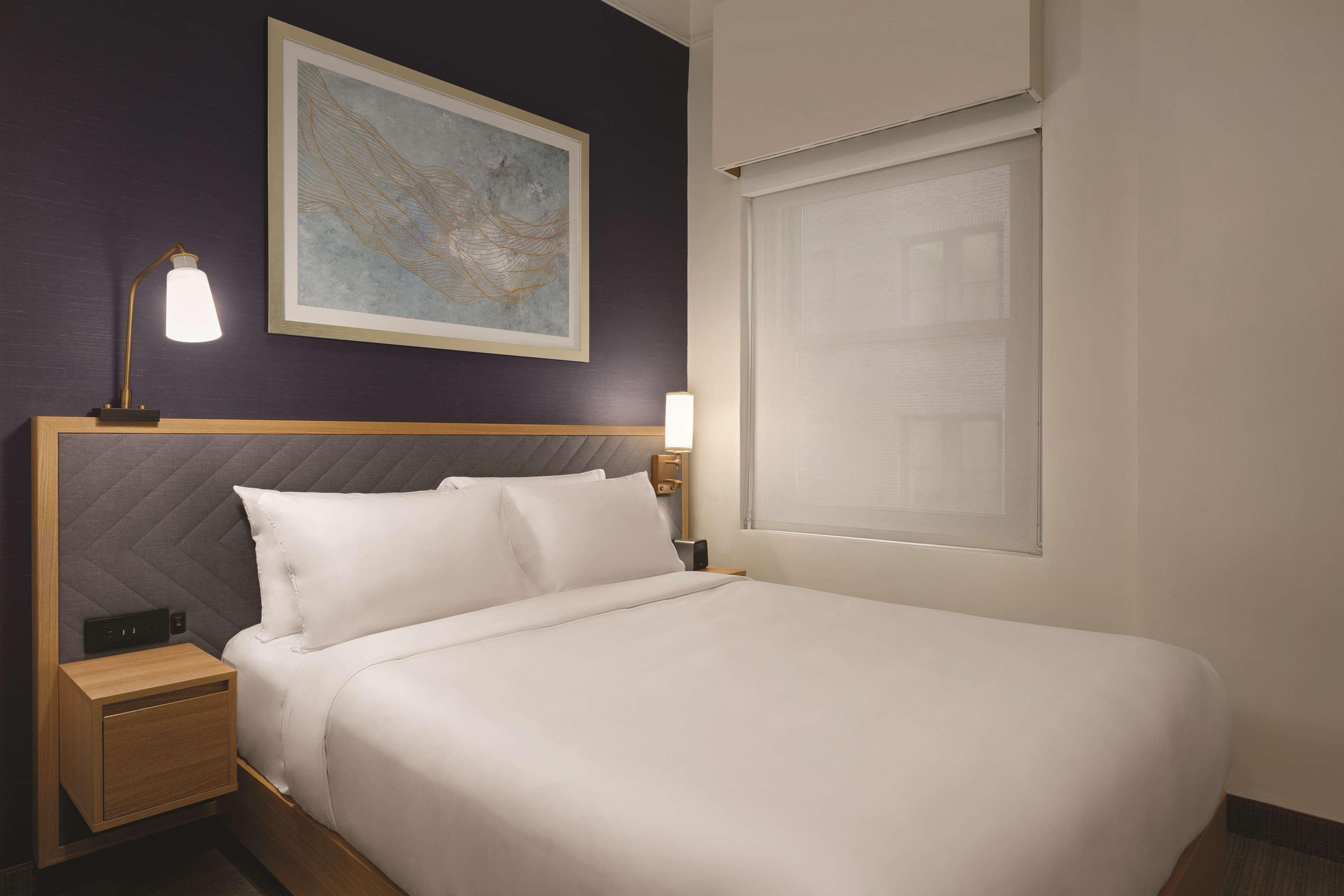 Radisson Street Khách sạn
