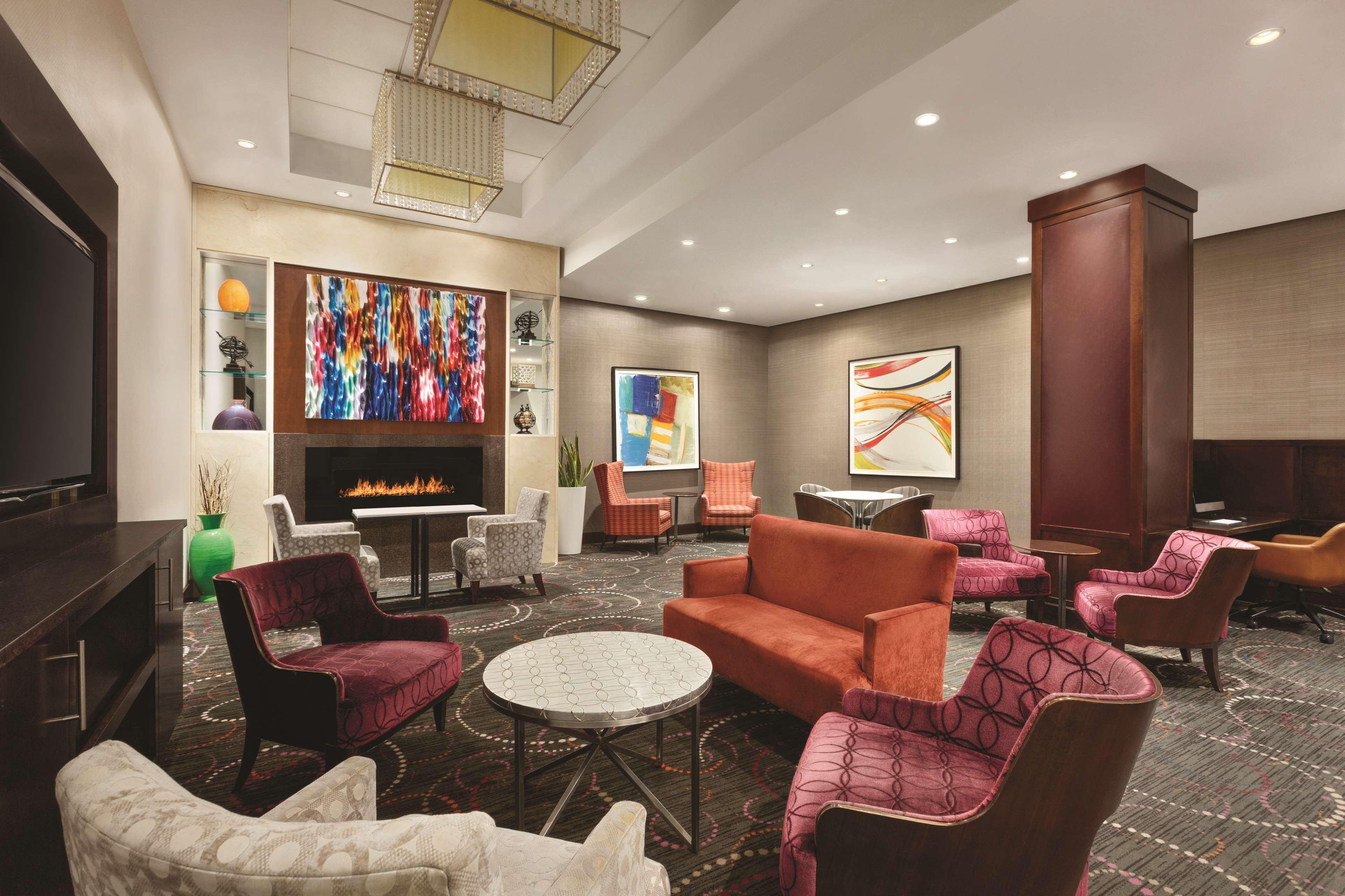 Khách sạn Radisson Street