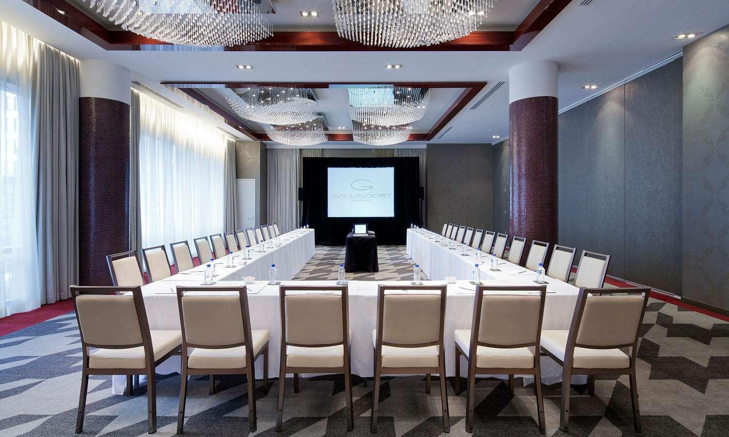 Khách sạn Royalton Park Avenue