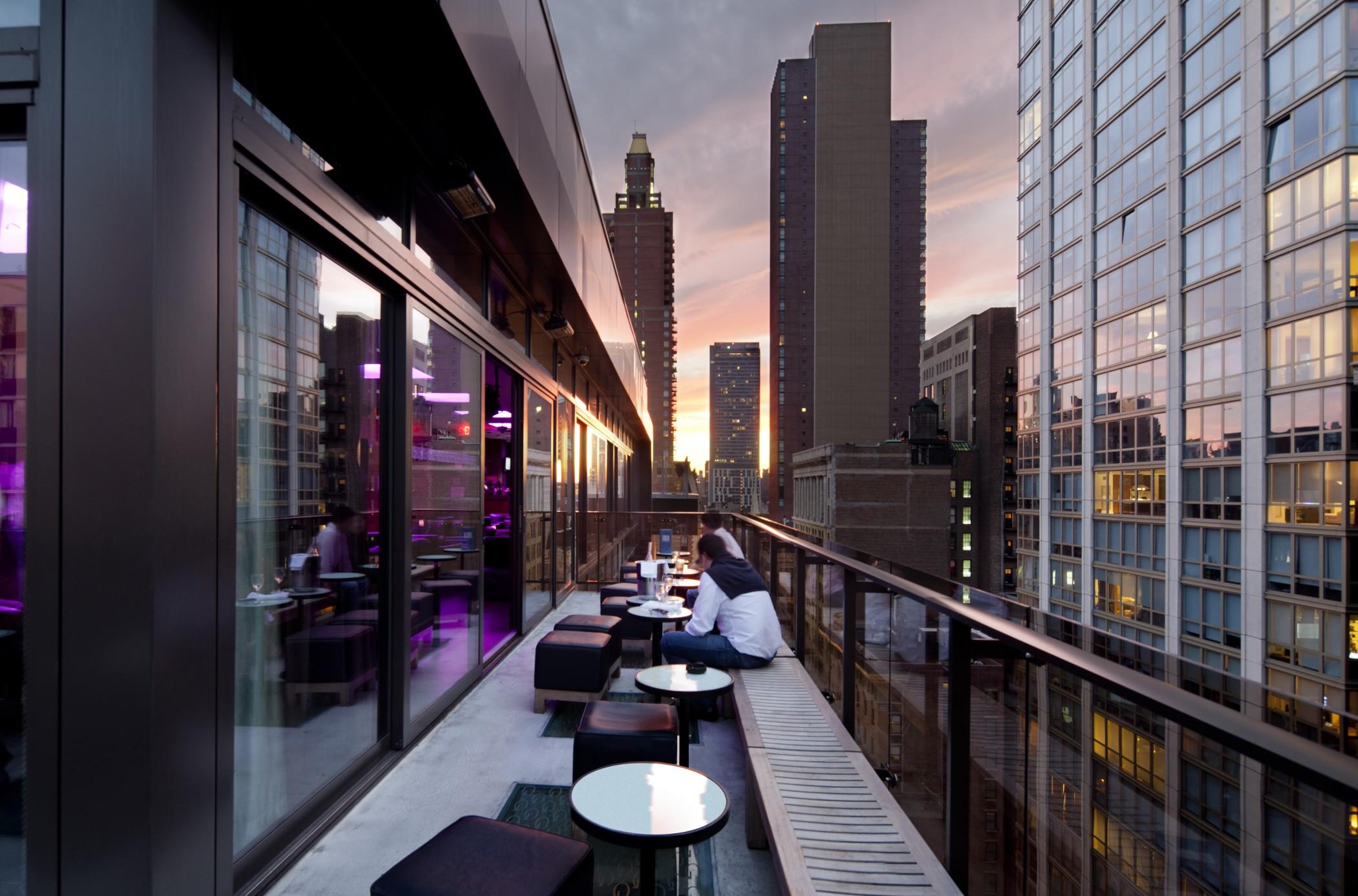 Khách sạn Royalton Park Avenue