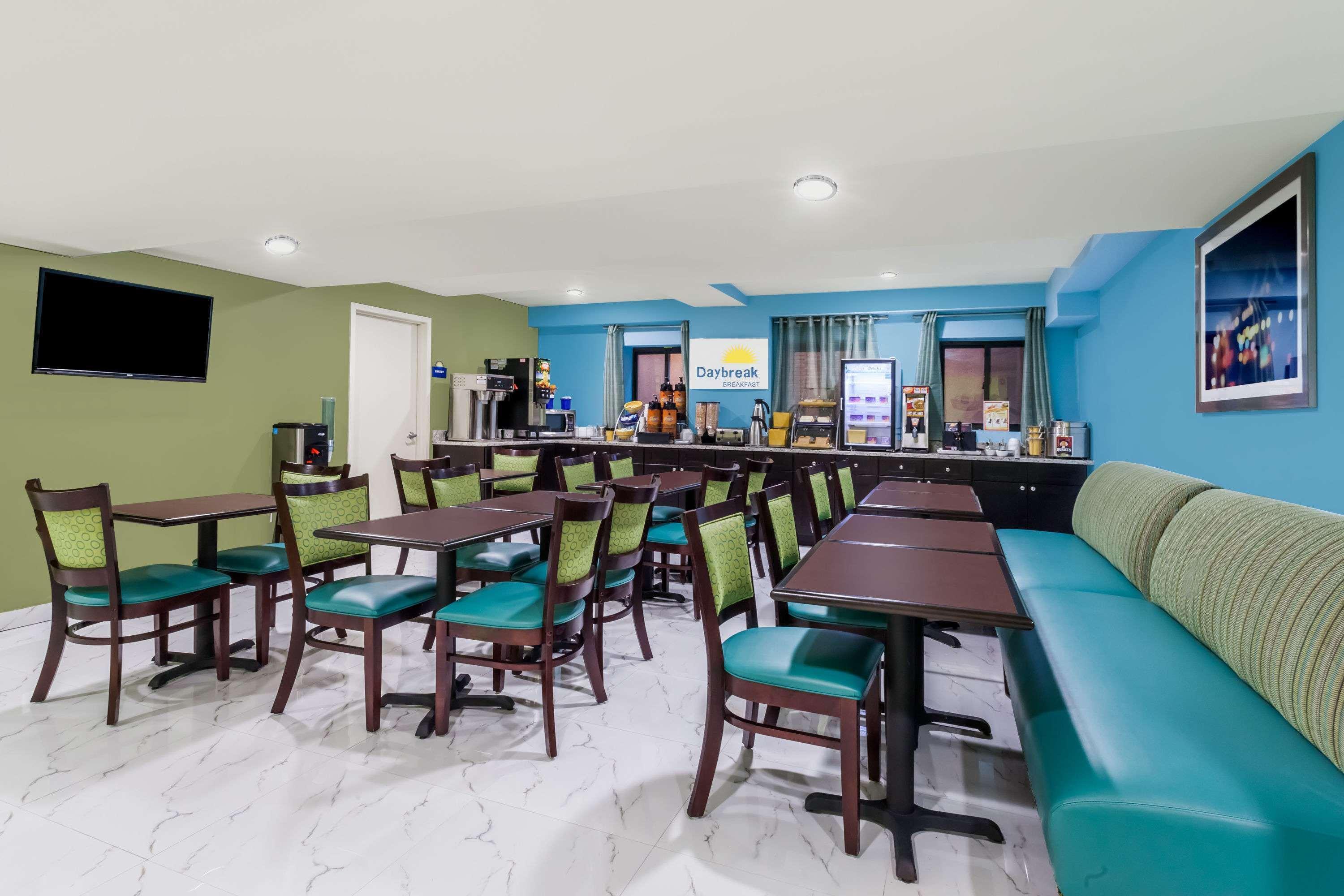 Khách sạn Days & By Wyndham Jamaica Jfk Airport 2*