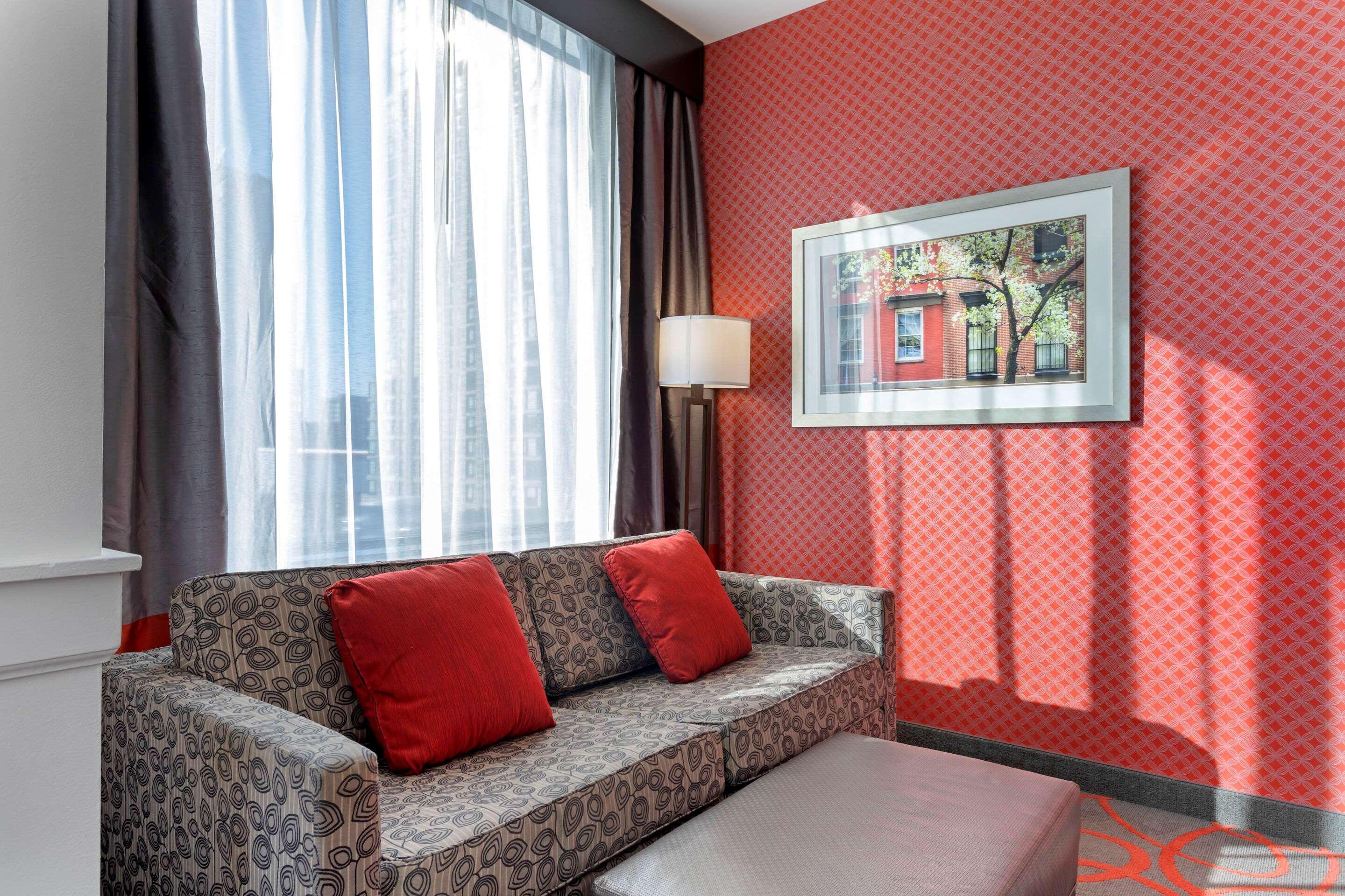 Khách sạn Comfort & Near Stadium 3*