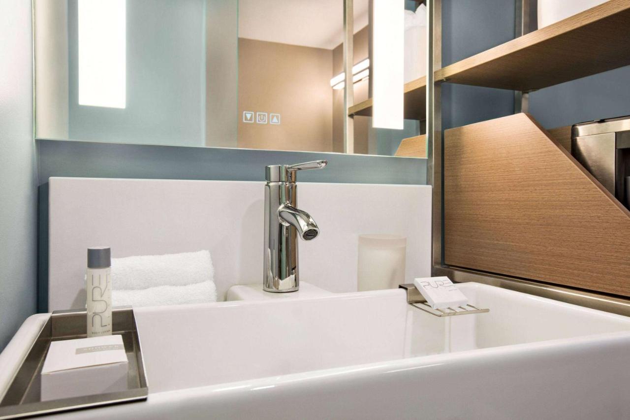 Khách sạn Wingate By Wyndham Bronx Haven Park 3*