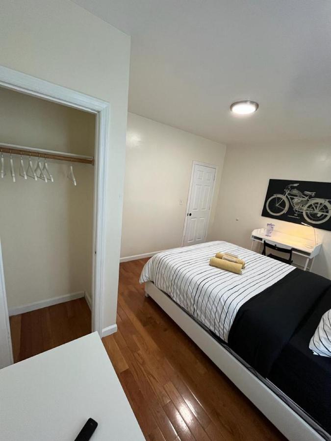 Beautiful Private In A Shared Upper West Side Homestay *