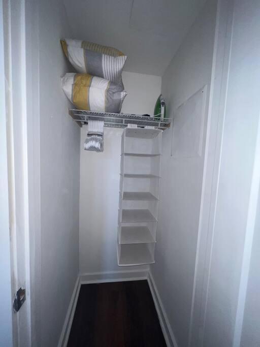 Cozy 1 Bedroom With Outdoor Patio Space Nova York