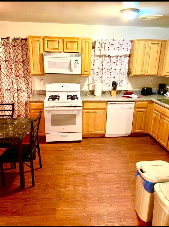 Large 3-bedrooms/2-bath Apt, One Block To Train * New York