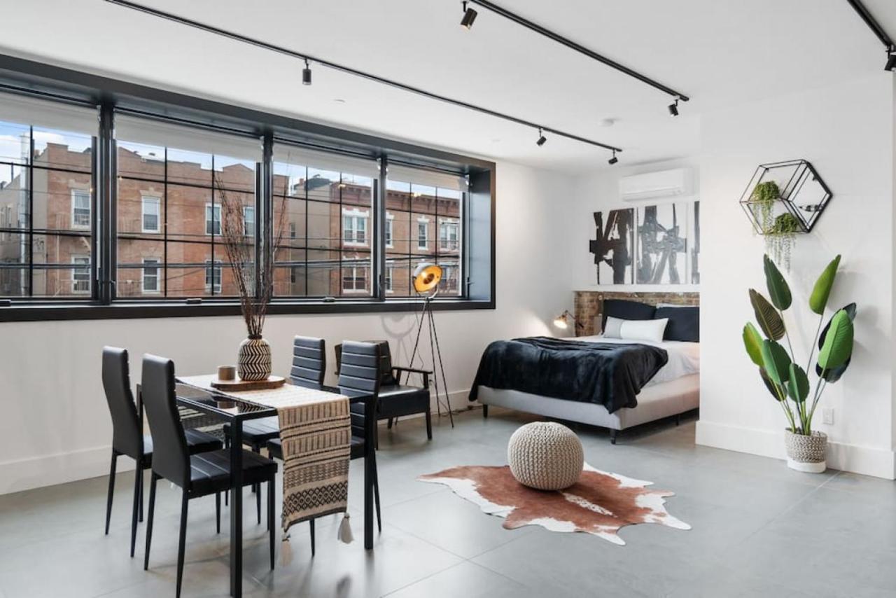 Căn hộ Deluxe Open Concept Loft With Rooftop & Shore Nearby At 