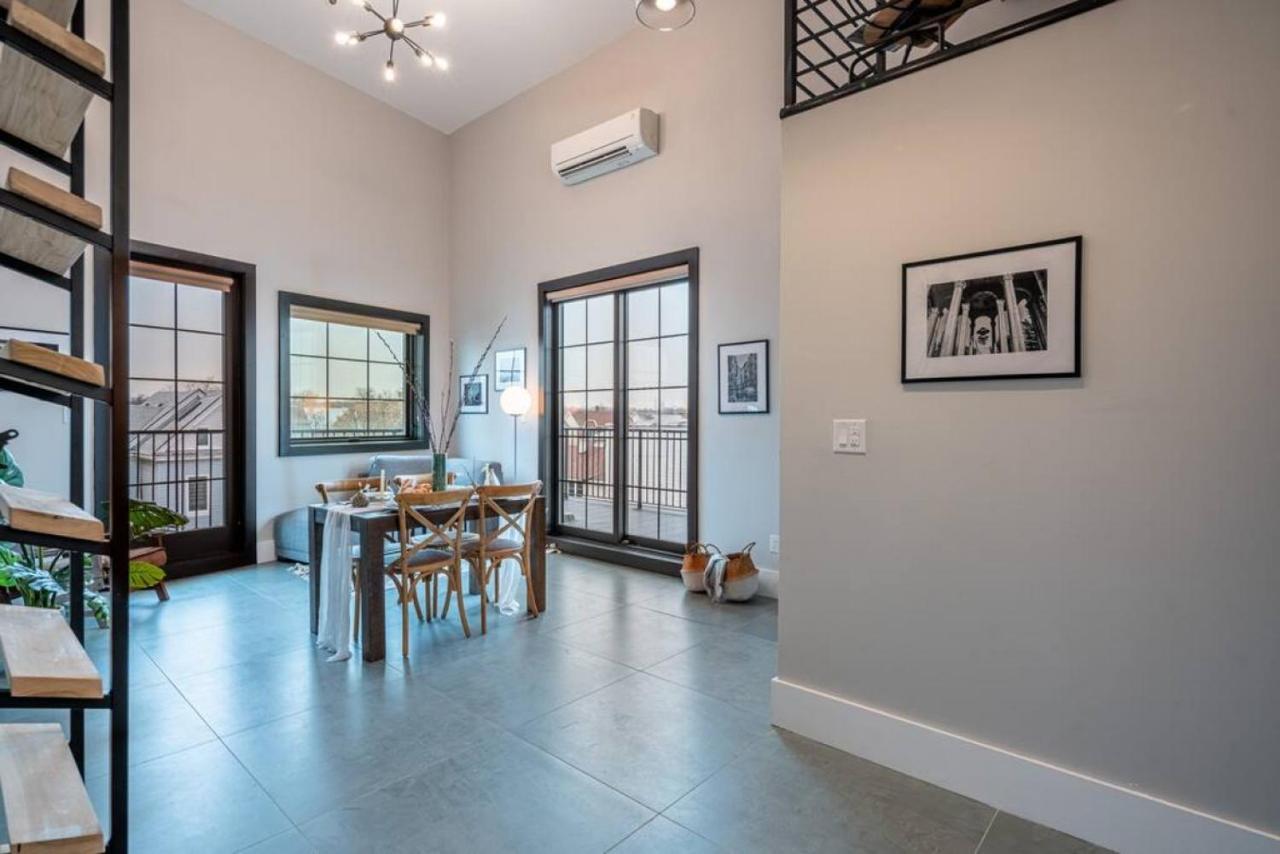 Apartamento Chic Mezzanine Loft With Rooftop And Shoreline Nearby At 