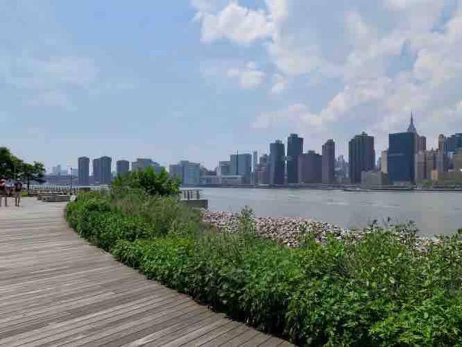 Căn hộ Private Bedroom In A Shared 2 Bedrooms Apartament - 1 Stop To Manhattan And 2 Stops Brooklyn New York