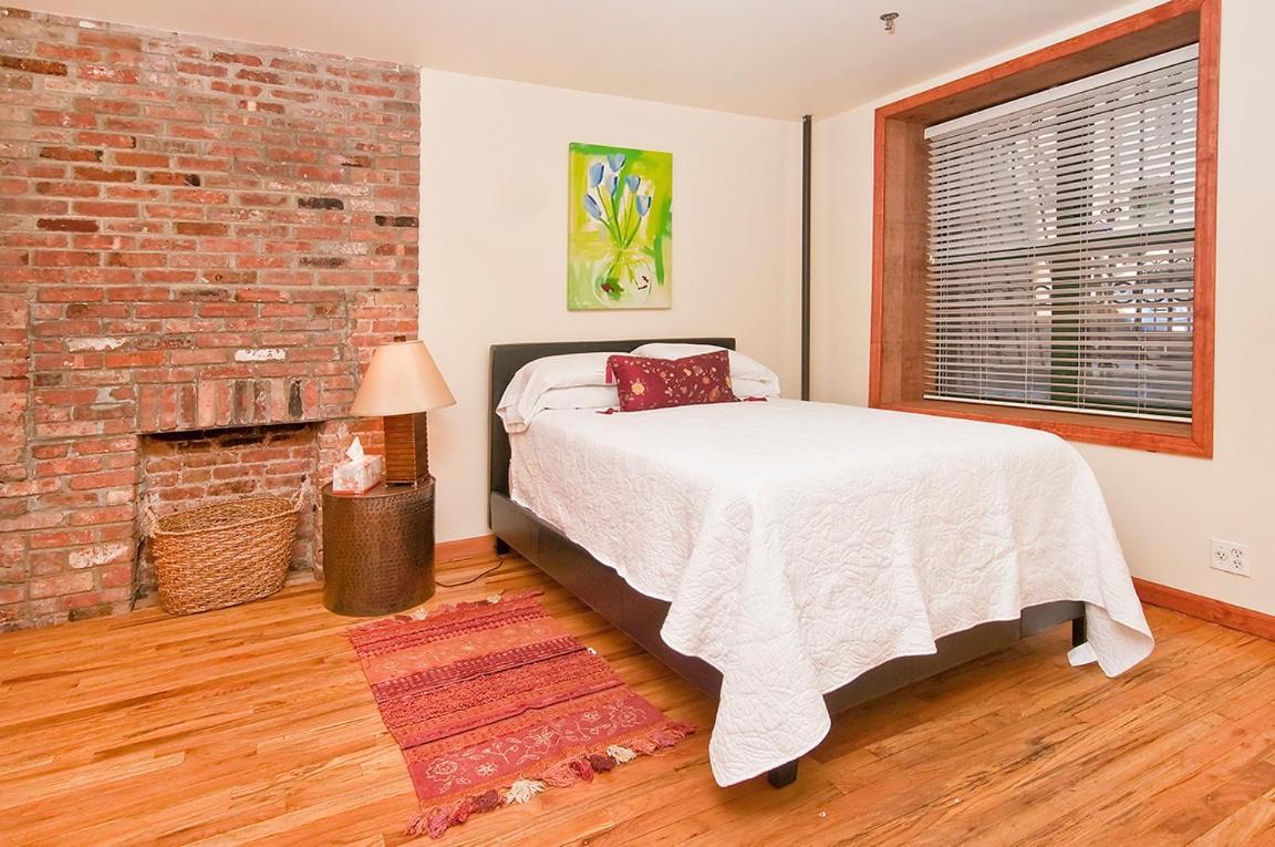 Apartment 136th Unit 1 *