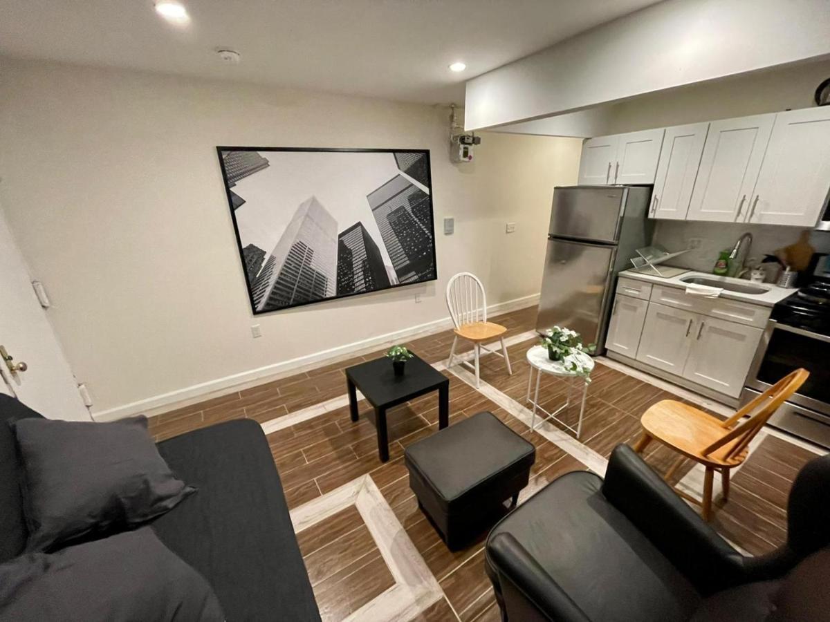 Ở trọ Elegant Private Close To Manhattan! - Is In A 2 Bedrooms Apartament And First Floor With Free Street Parking *