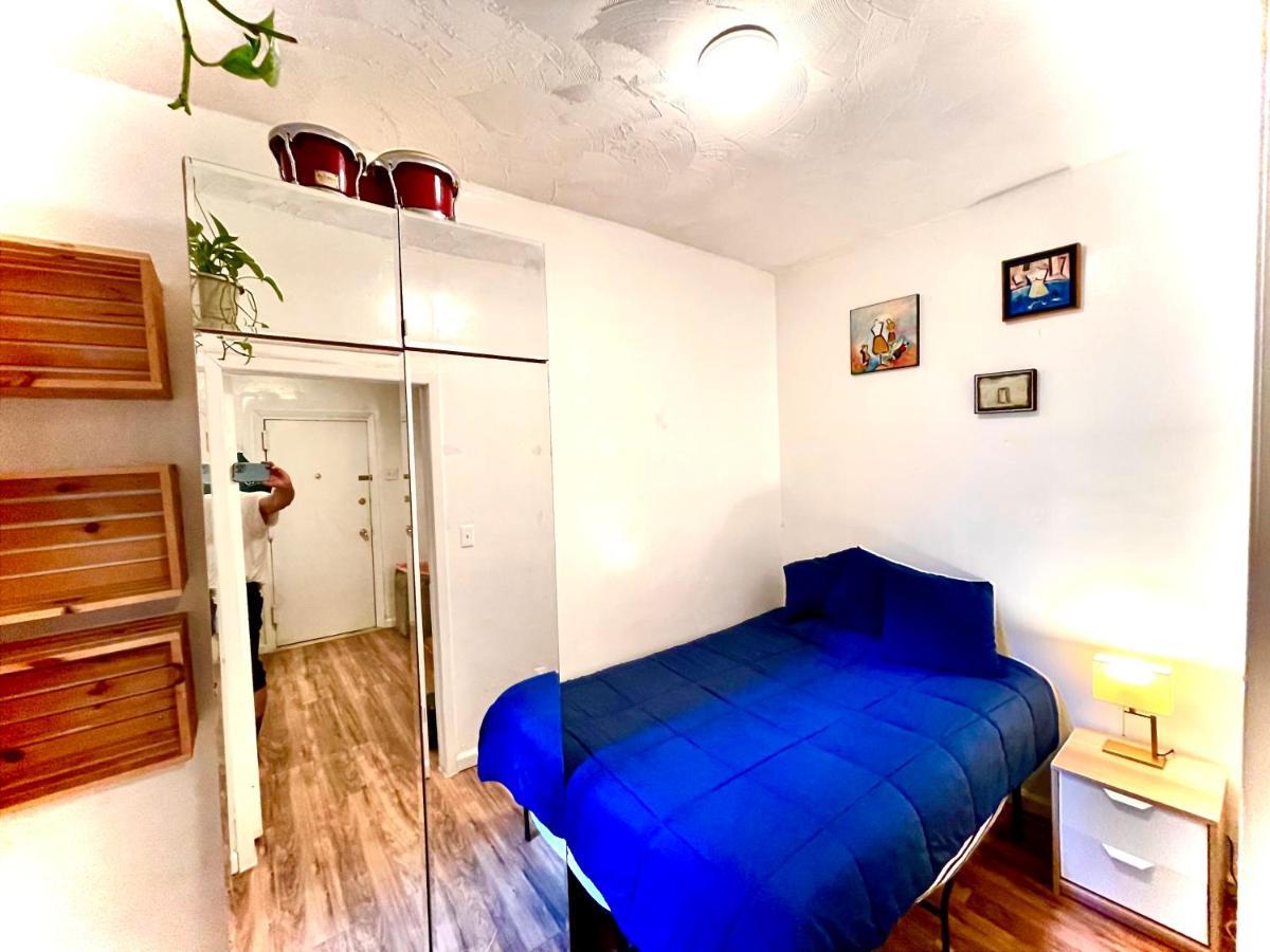 Bedroom 10 Mins To Times Square! And Is First Floor Ở trọ