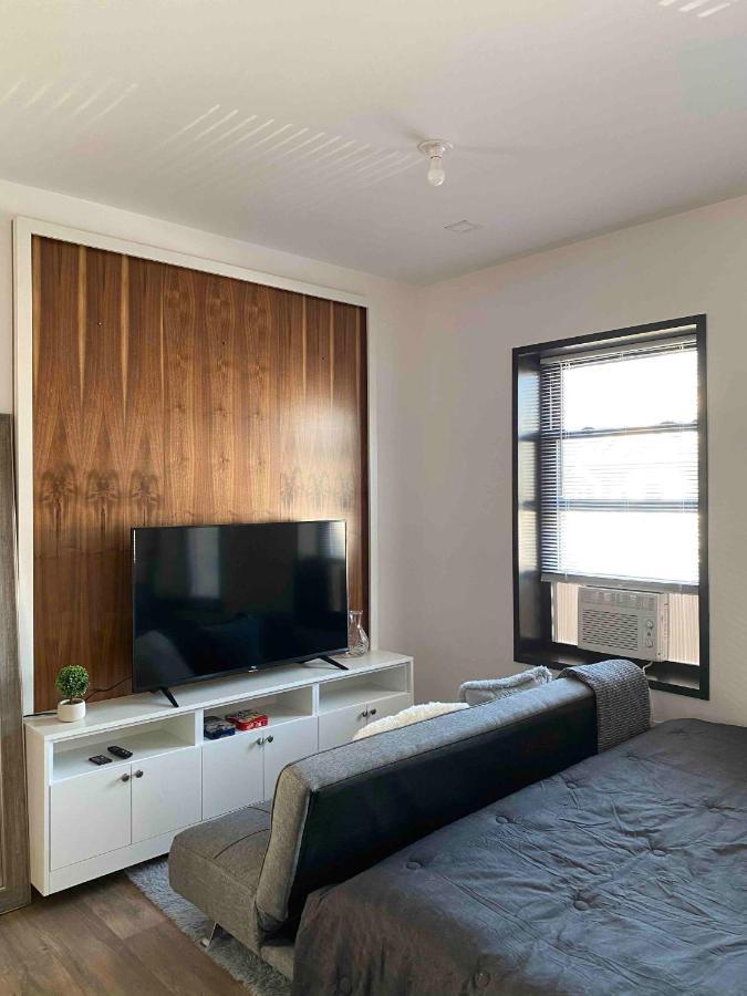 145 St Queens Near Jfk, Lga, & Citi Field, Free Parking In The Backyard 646-667-6696 * Nova York