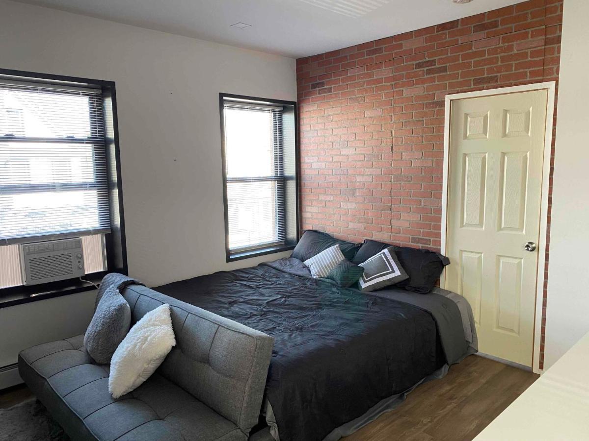 Apartamento 145 St Queens Near Jfk, Lga, & Citi Field, Free Parking In The Backyard 646-667-6696