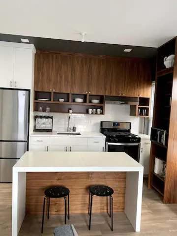 Apartamento 145 St Queens Near Jfk, Lga, & Citi Field, Free Parking In The Backyard 646-667-6696