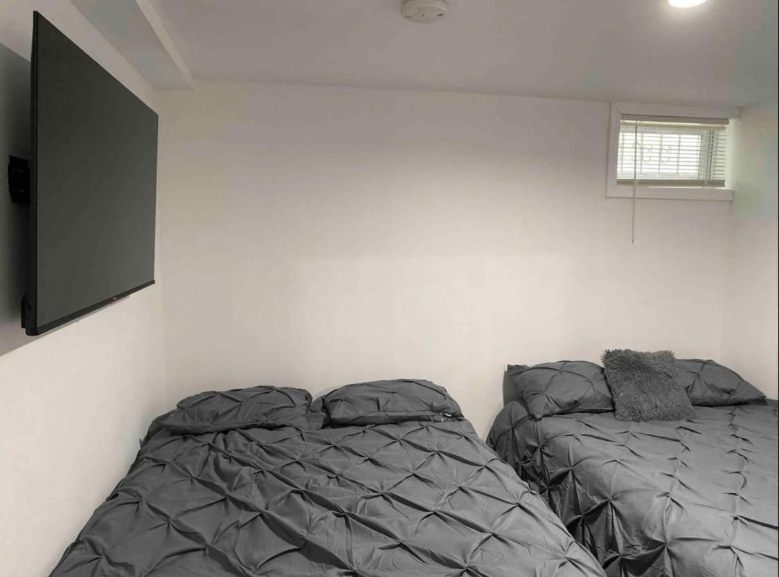 Apartamento 145 St Queens Near Jfk, Lga, & Citi Field, Free Parking In The Backyard 646-667-6696 *