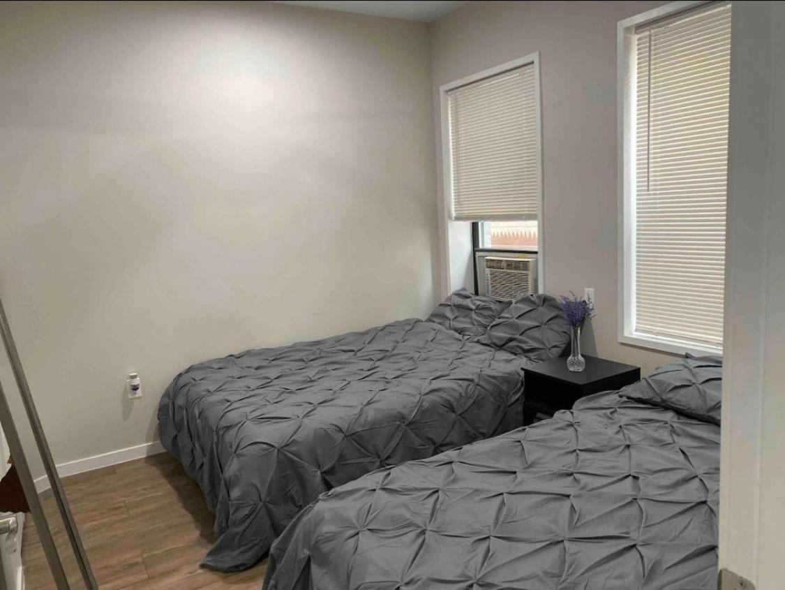 Apartamento 145 St Queens Near Jfk, Lga, & Citi Field, Free Parking In The Backyard 646-667-6696 Nova York