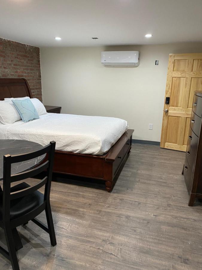 Apartment 1444 Basement Studio