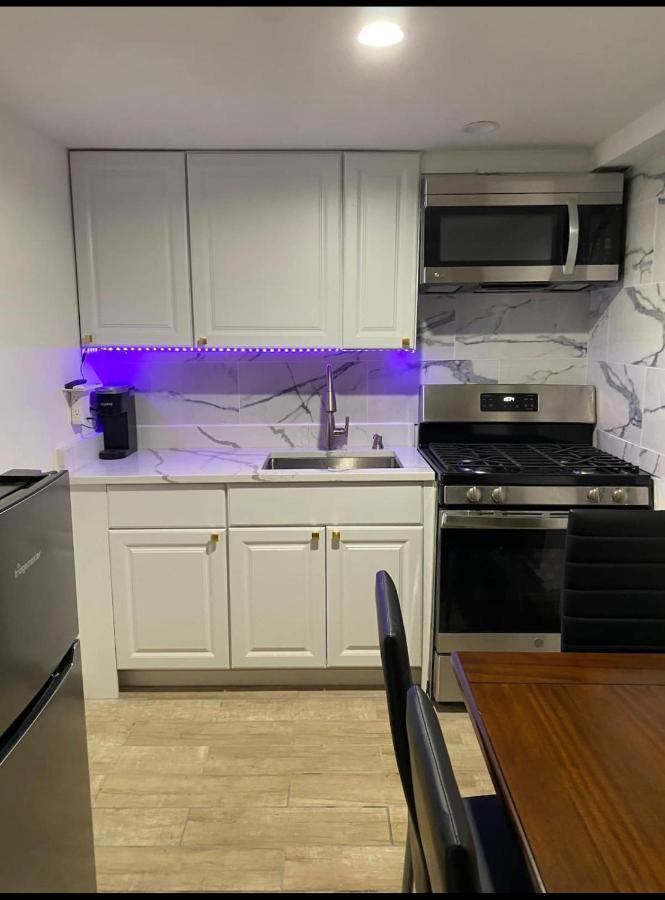 Apartamento 145 St Queens Near Jfk, Lga, & Citi Field, Free Parking In The Backyard 646-667-6696