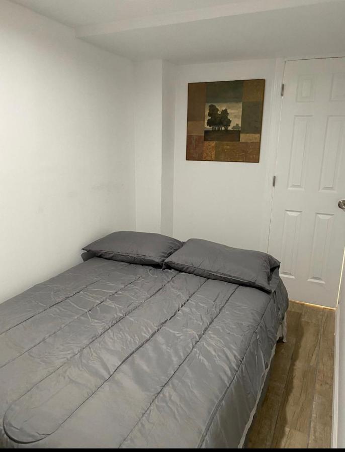 145 St Queens Near Jfk, Lga, & Citi Field, Free Parking In The Backyard 646-667-6696 Nova York