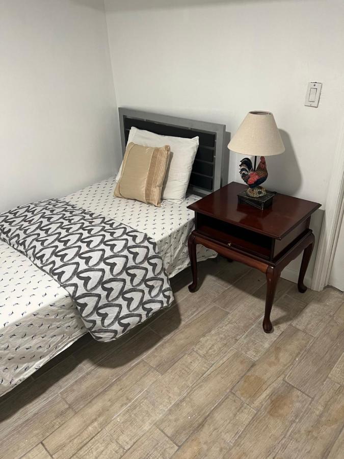 Guest house A Restful In Queens *