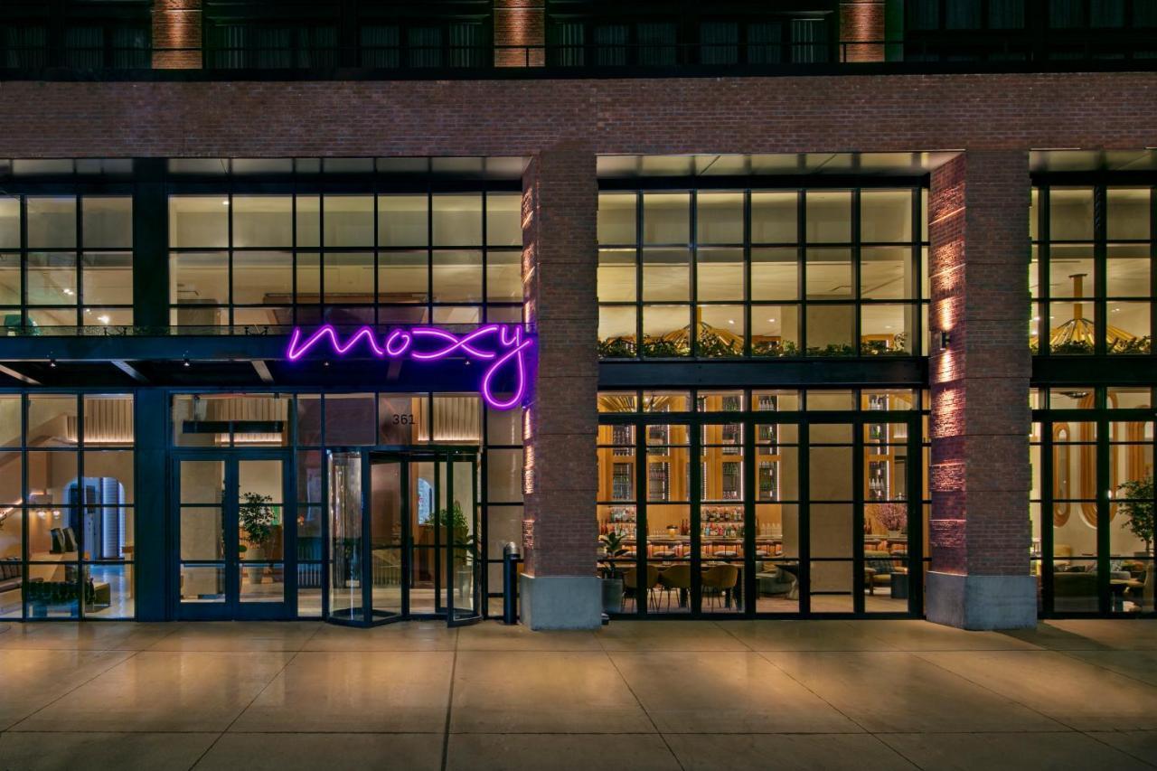 Khách sạn Moxy Brooklyn Williamsburg
