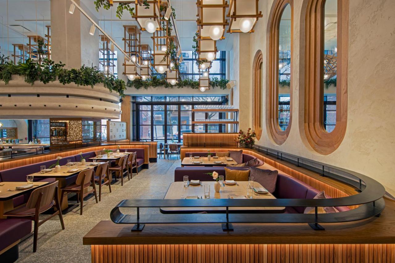 Khách sạn Moxy Brooklyn Williamsburg 4*