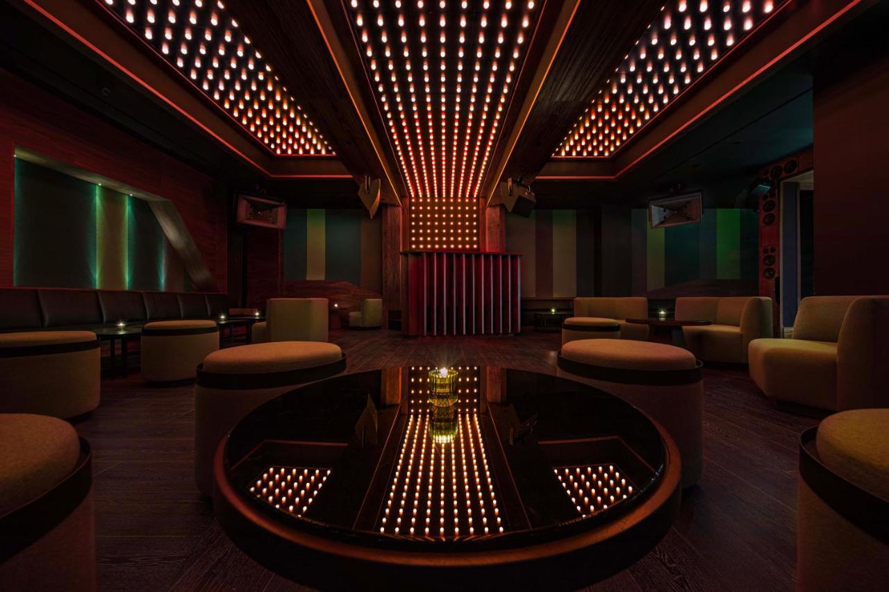 Khách sạn Moxy Brooklyn Williamsburg 4*
