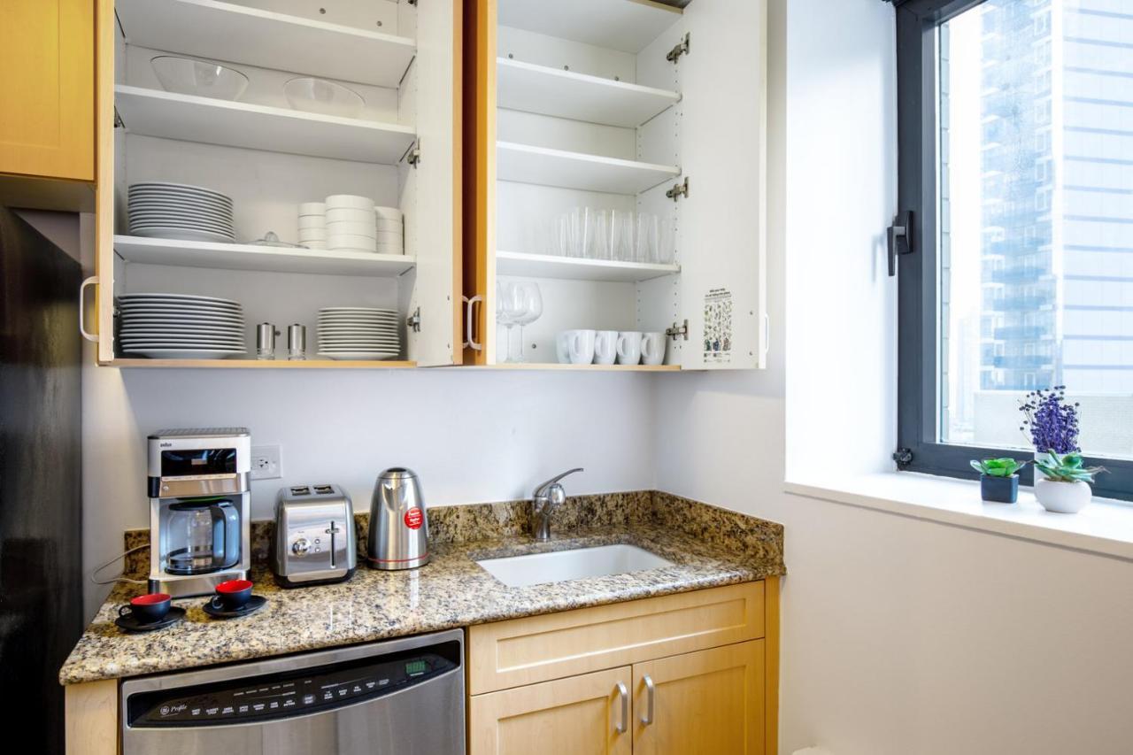 1br Nr Times Sq W Indoor Pool Gym Nyc-141 Apartment *