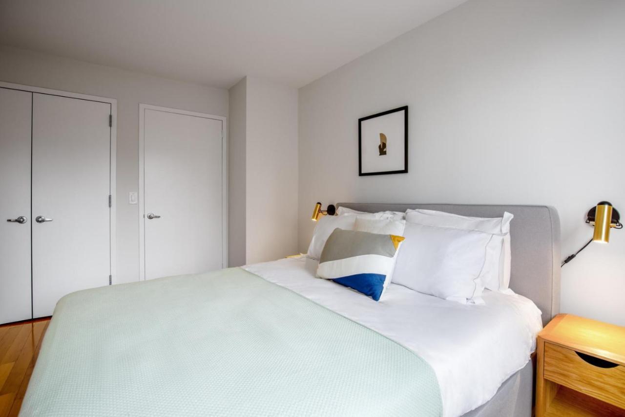 Midtown 1br W Pool Gym Parking Nr Times Sq Nyc-378
