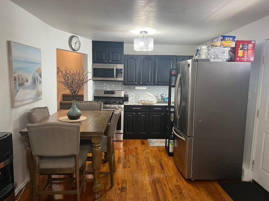 Cozy Lovely 2 Bedroom Apt, 5 Mins From Jfk Căn hộ New York