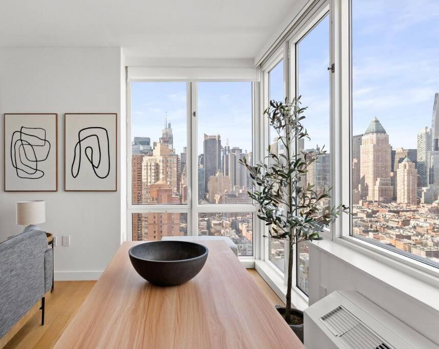 Apartment 1 Bd Luxury With Stunning Views *