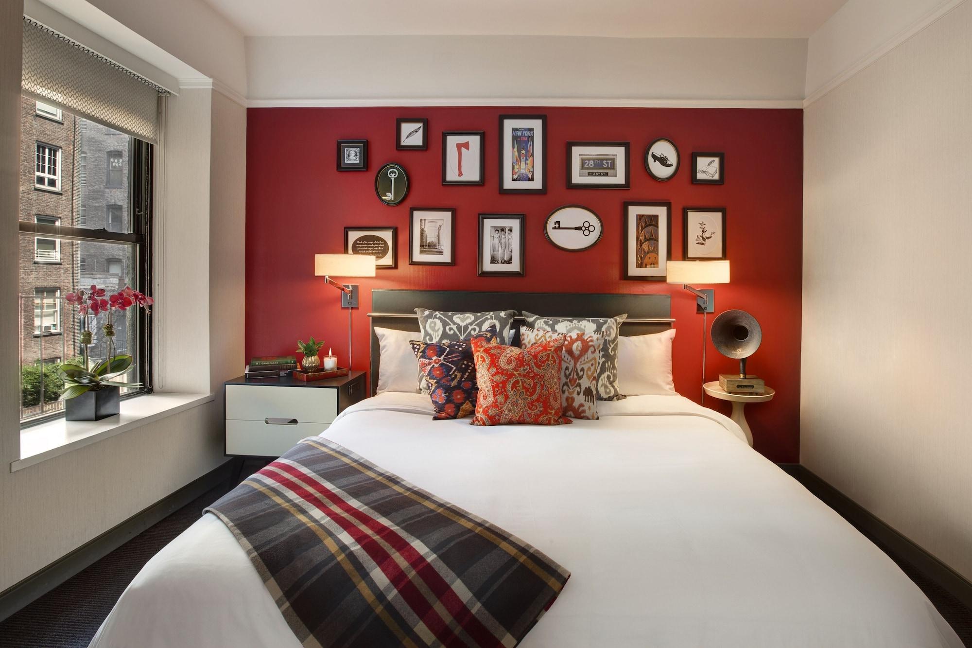The Redbury Khách sạn 4*