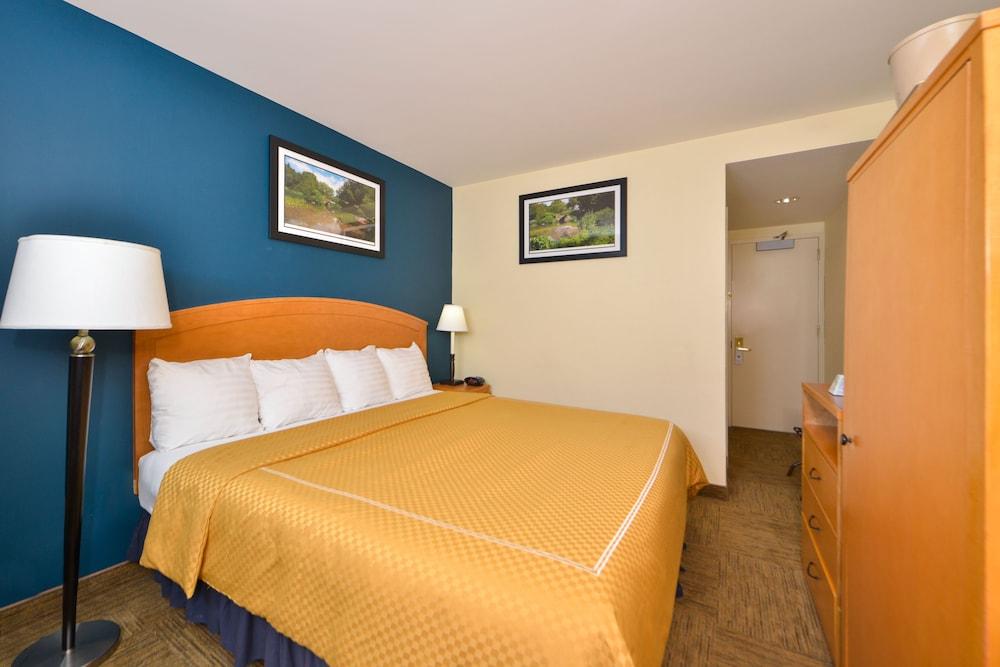 Khách sạn Midtown Convention Center Nyc 3*