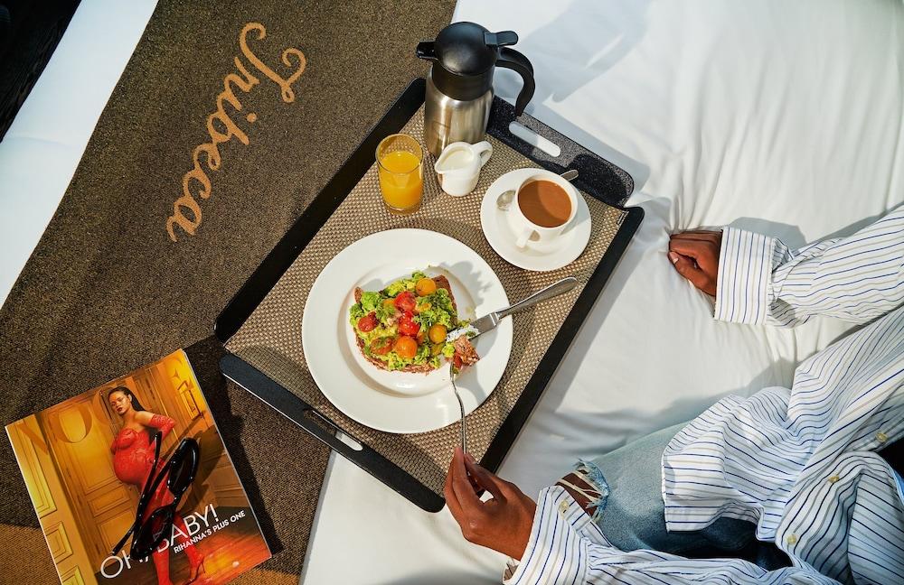 Khách sạn Roxy 4*