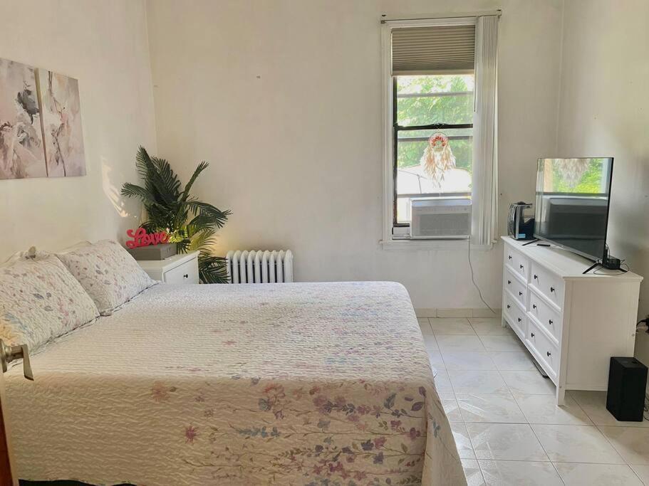 Cozy Private Apt 10 Min From Manhattan Subway! Nova York