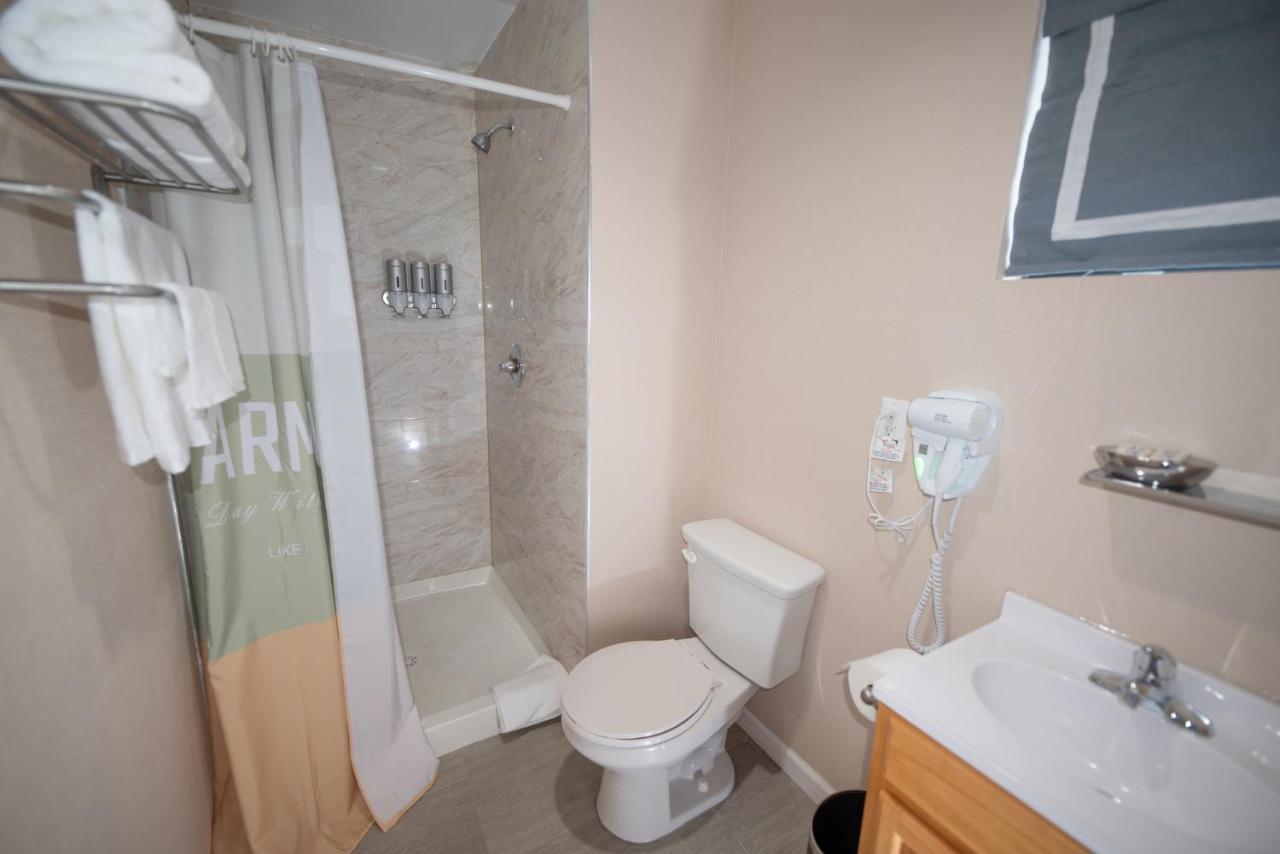 Khách sạn Flushing Garden 2*