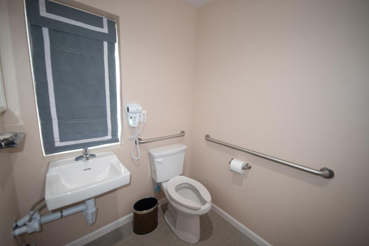 Khách sạn Flushing Garden 2*