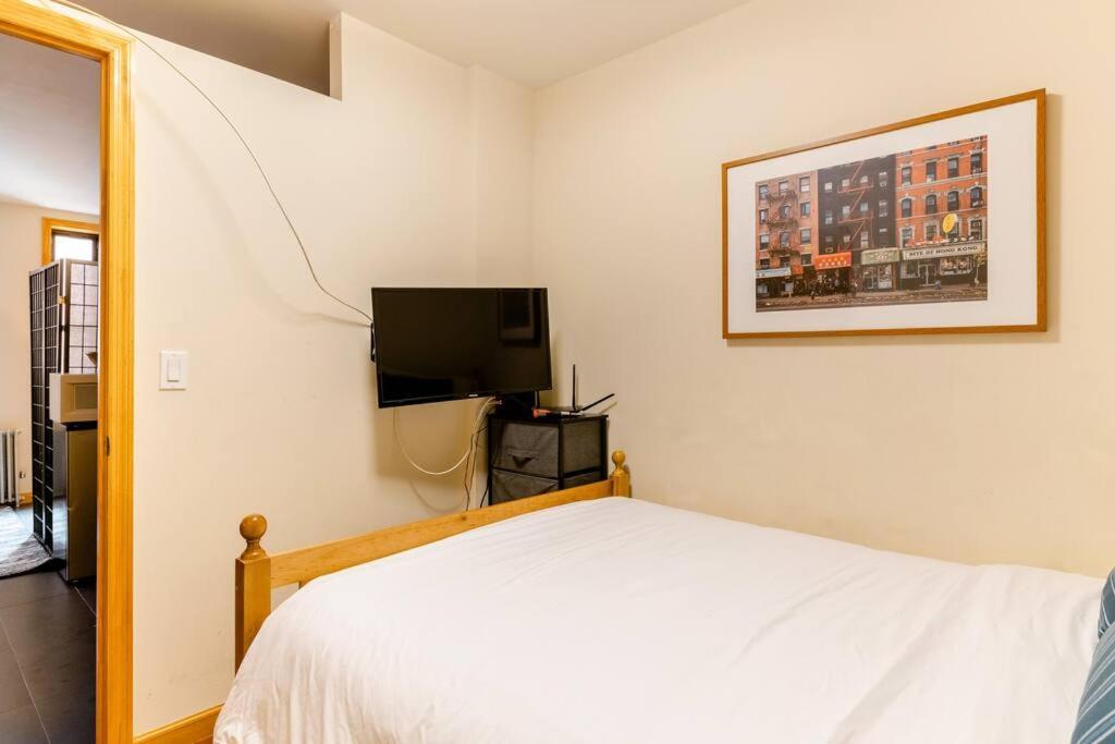Căn hộ 2 Bedroom King Bed *