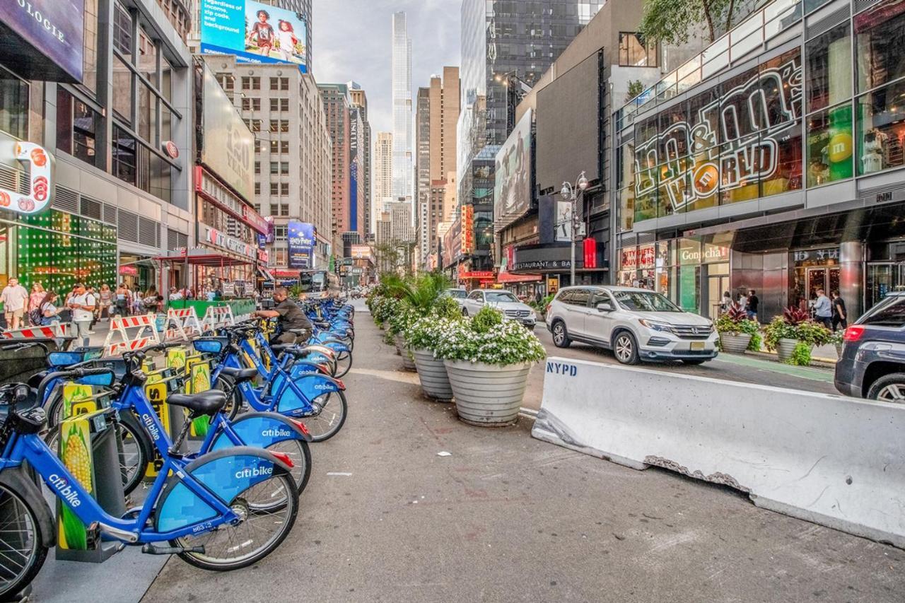 Midtown 2br W Elevator Wd Nr Entertainment Nyc-1227 Apartment New York
