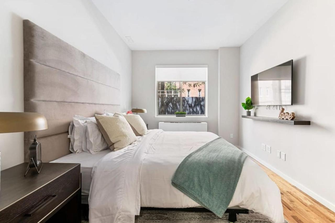 Căn hộ Luxury 3br Duplex W Private Patio In Upper East New York
