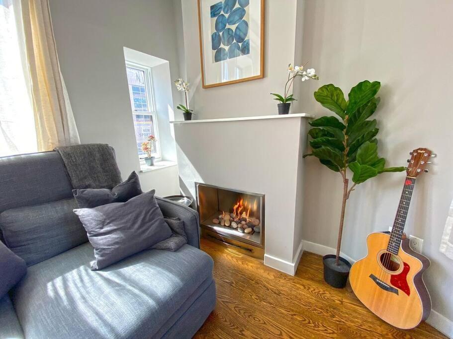 Gorgeous Three Bedroom West Village Townhouse Căn hộ *