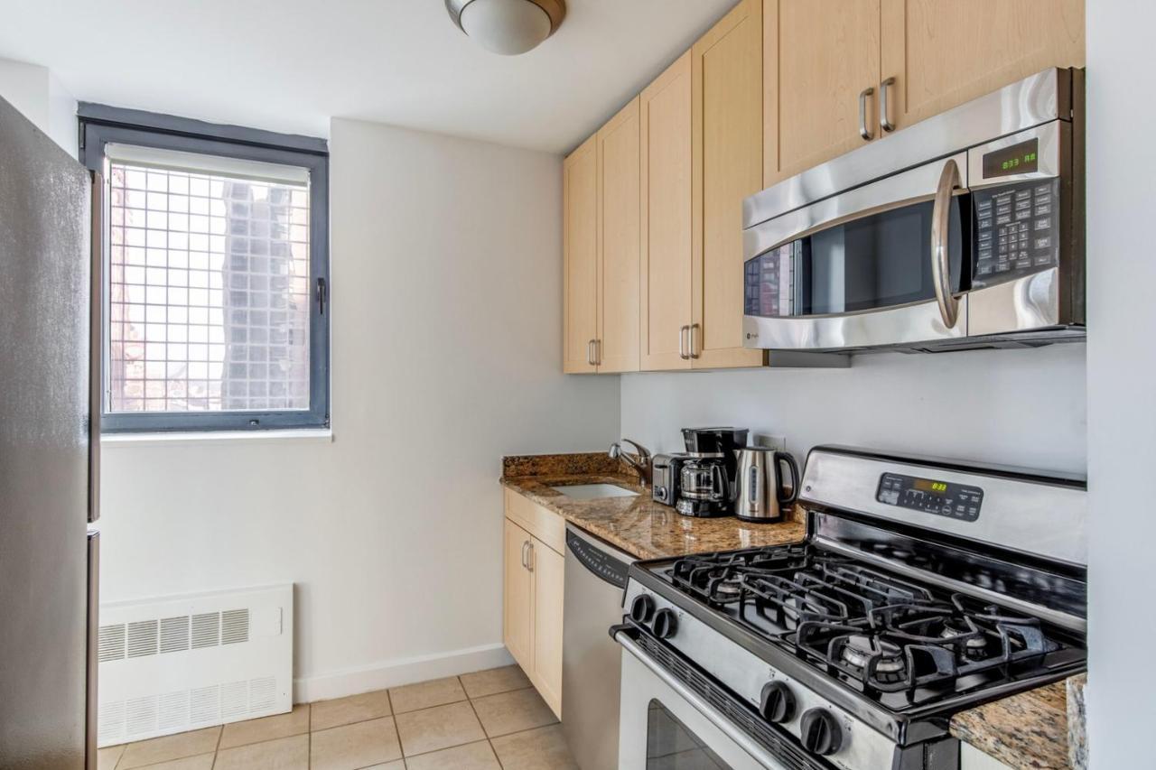 Midtown 2br W Doorman Nr Theater District Nyc-1349