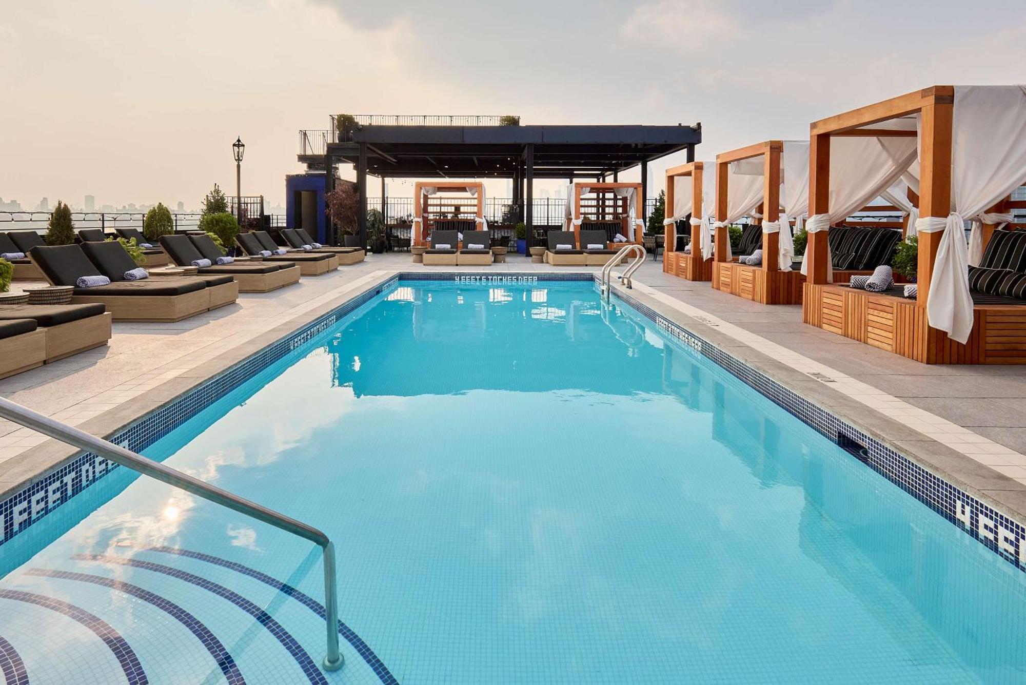 Khách sạn Arlo Williamsburg 5*