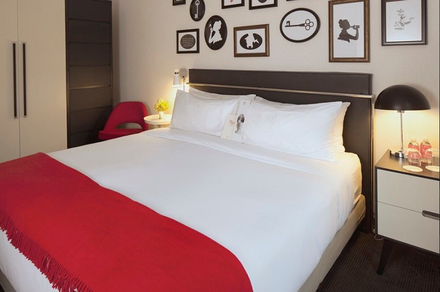 The Redbury Khách sạn 4*